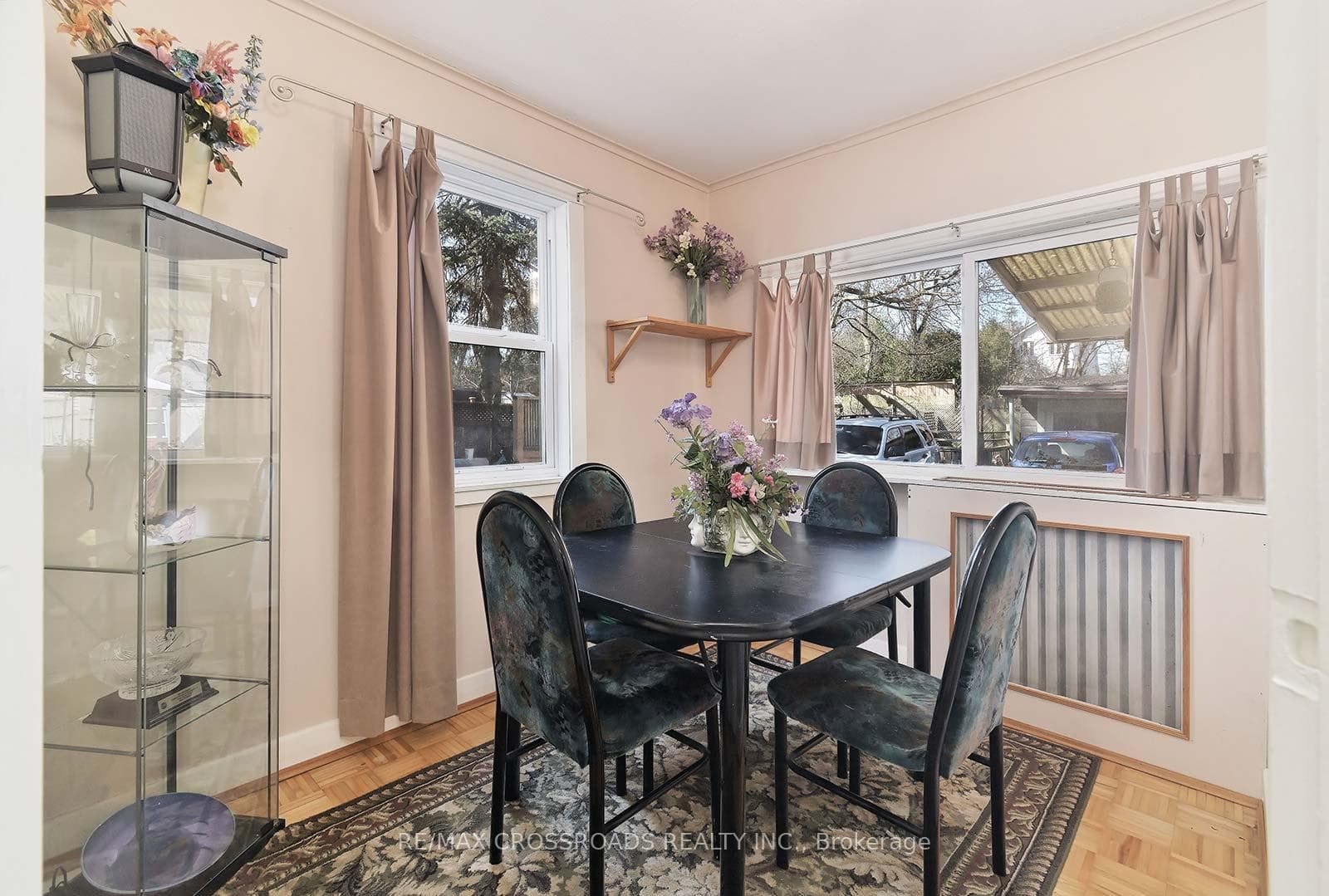 160 King Edward Avenue photo 12