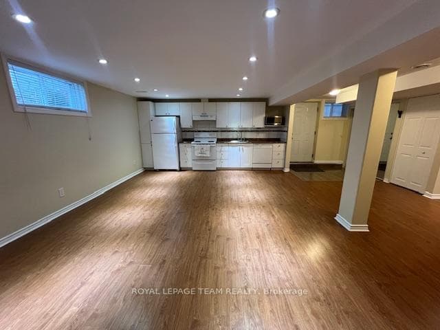 685 Everlasting Crescent Unit B photo 16