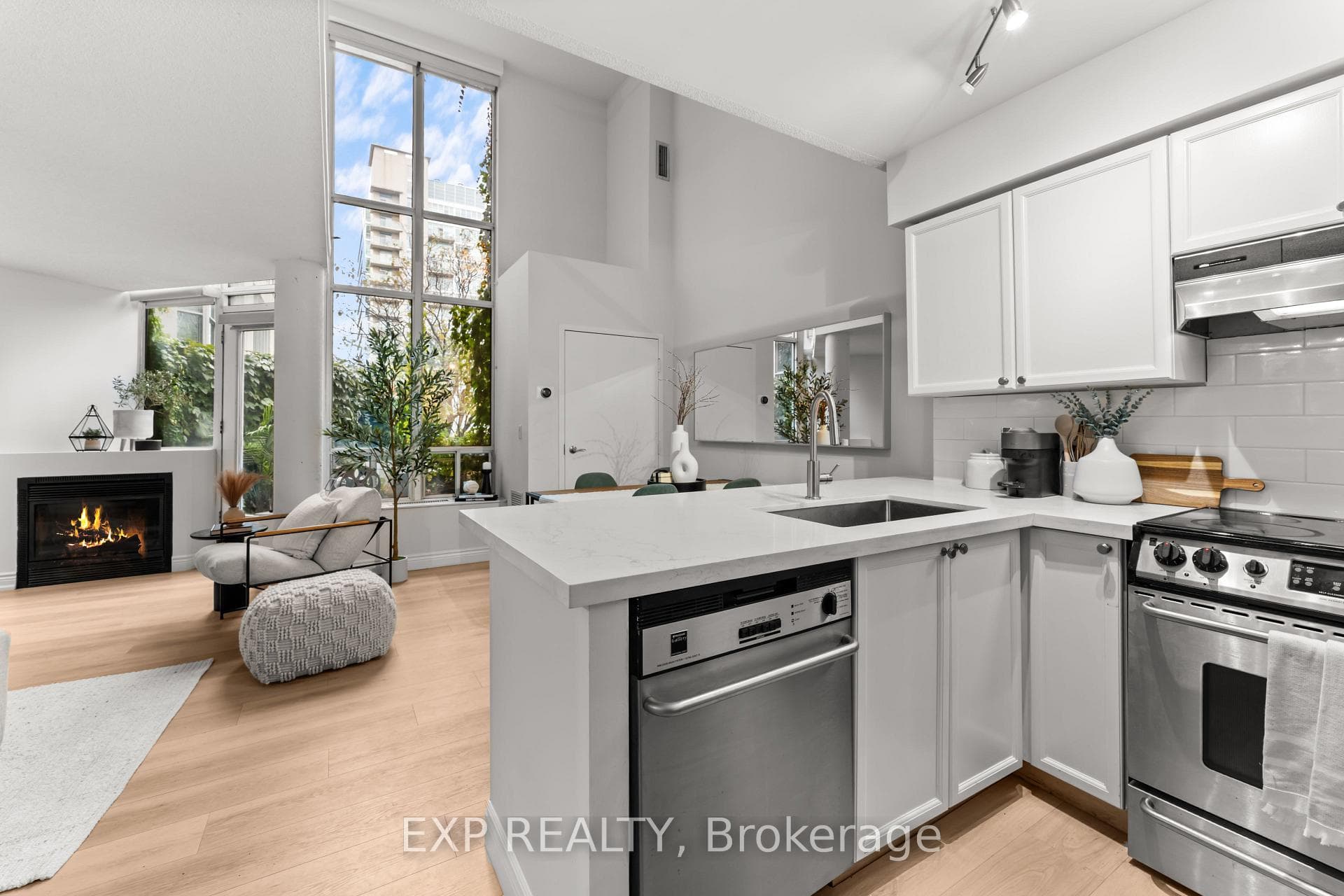 250 Manitoba Street Unit 501 photo 11