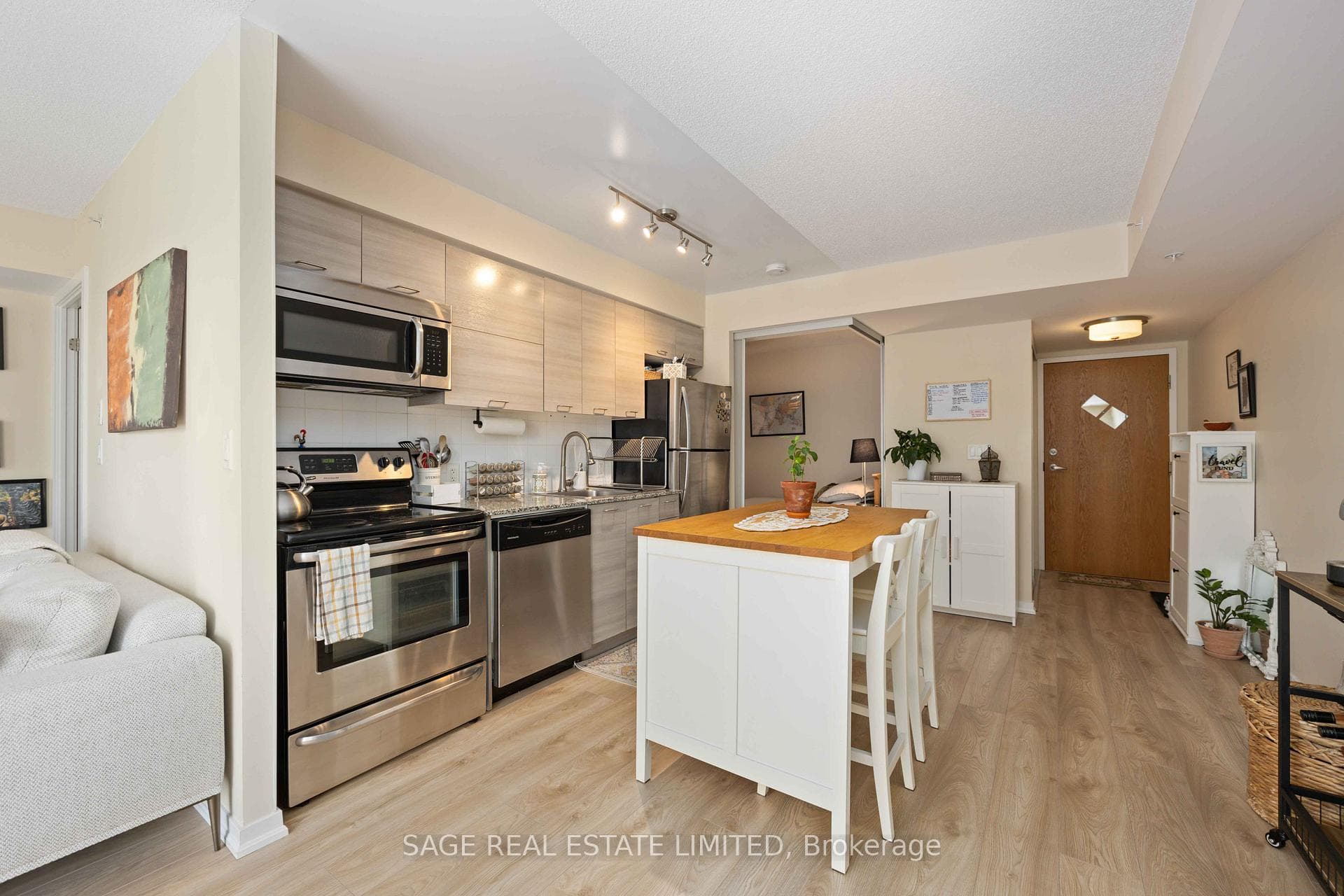 20 Joe Shuster Way Unit 1305 photo 18