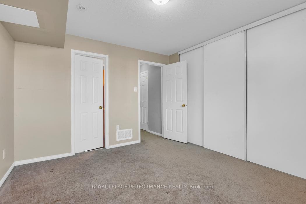 870 Longfields Drive photo 28
