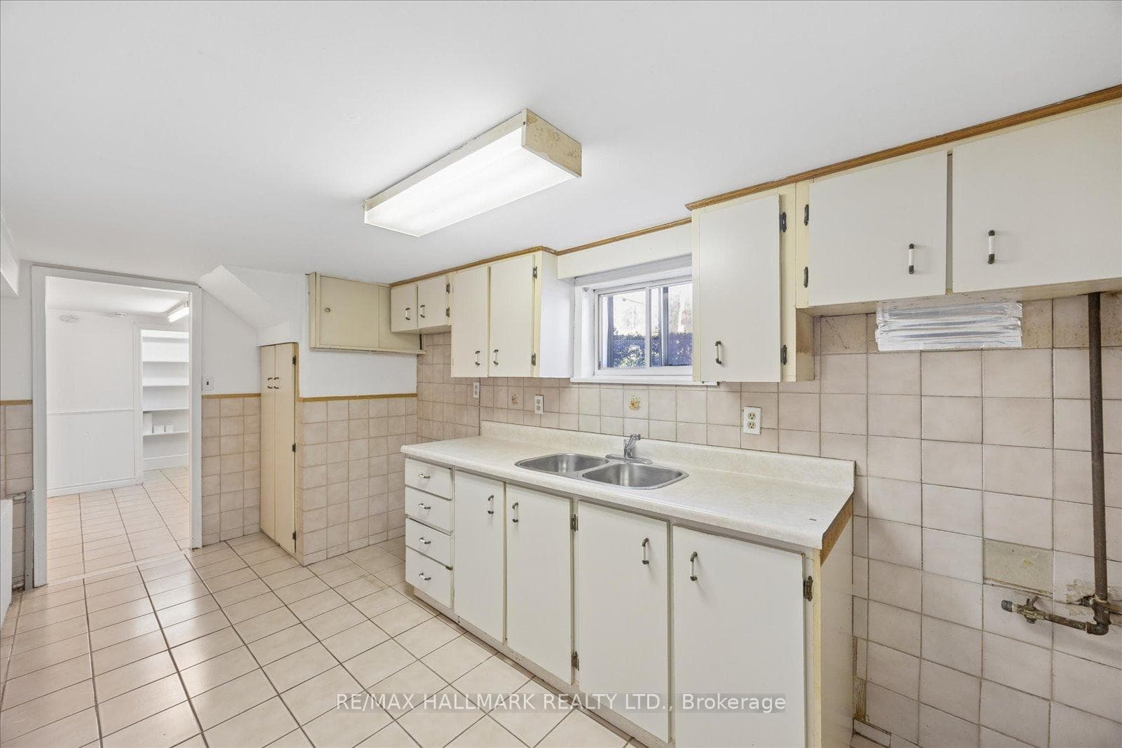 483 Cosburn Avenue photo 33