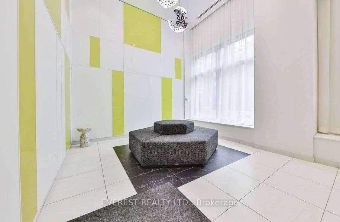 159 Wellesley Street Unit 1005 photo 15