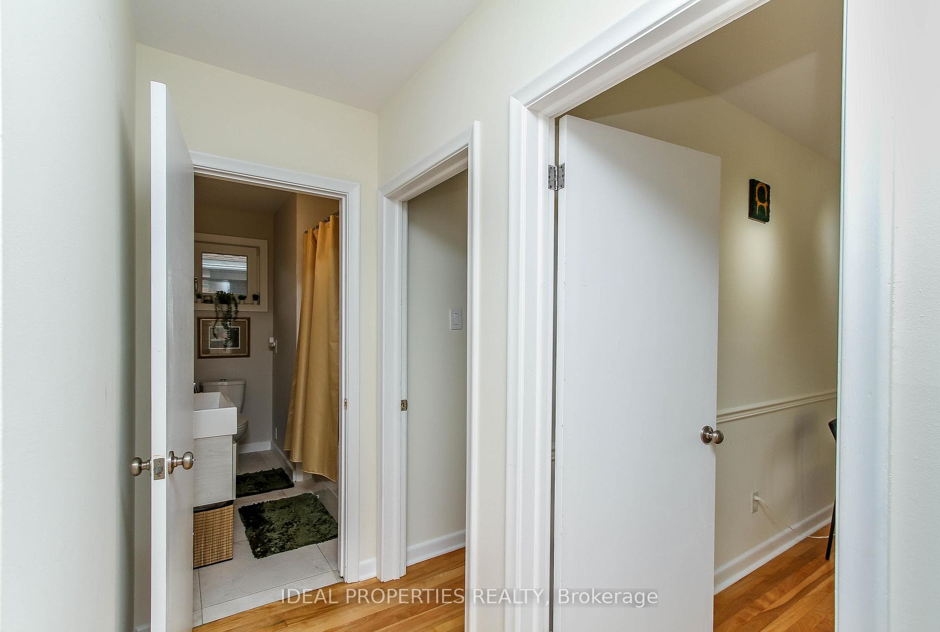 2034 Saunderson Drive Unit A photo 25