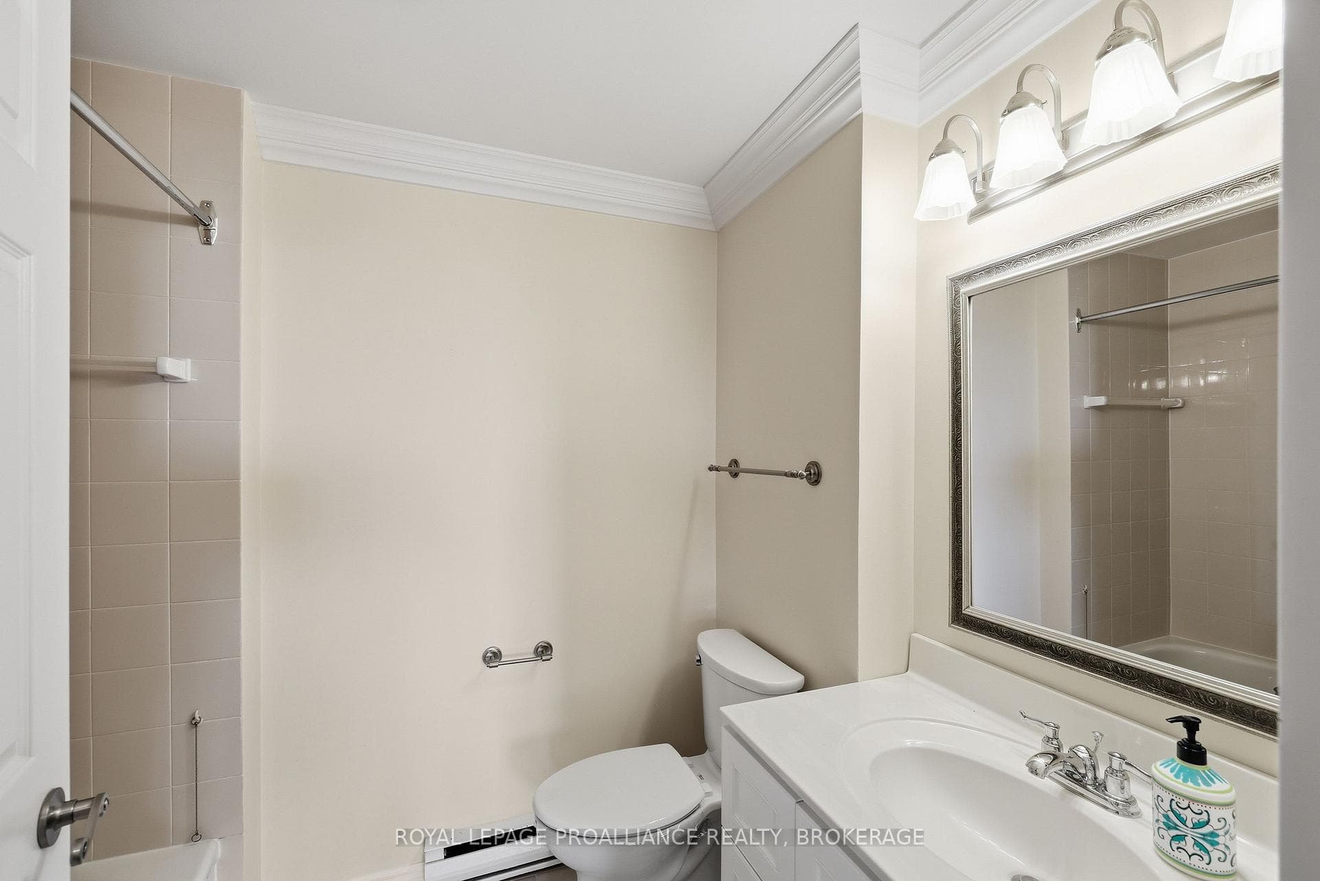 1000 King Street Unit 1302 photo 30