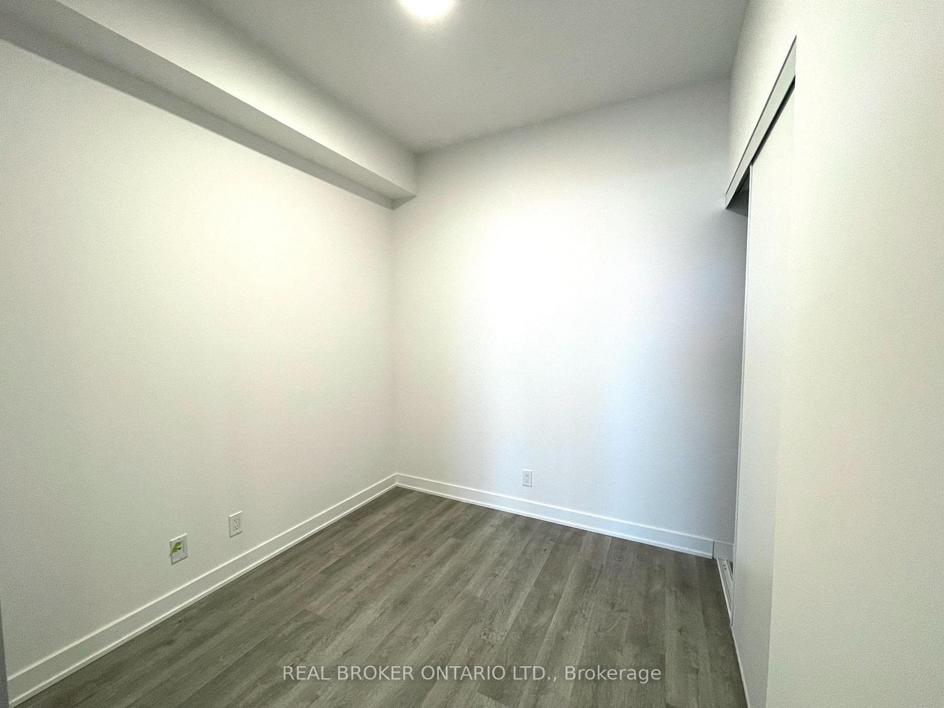 50 Upper Mall Way Unit 2009 photo 12