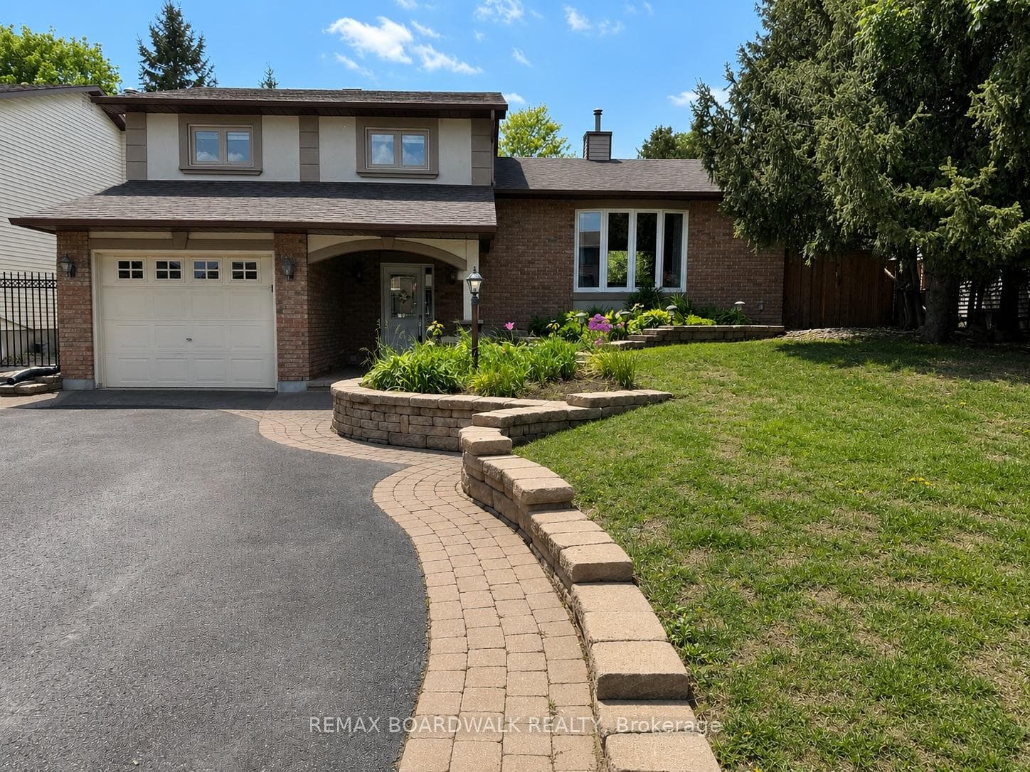 22 BARTLEY Crescent photo 1