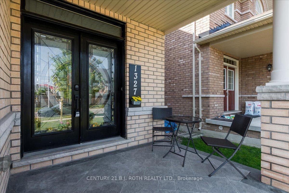 1327 Hunter Street photo 2