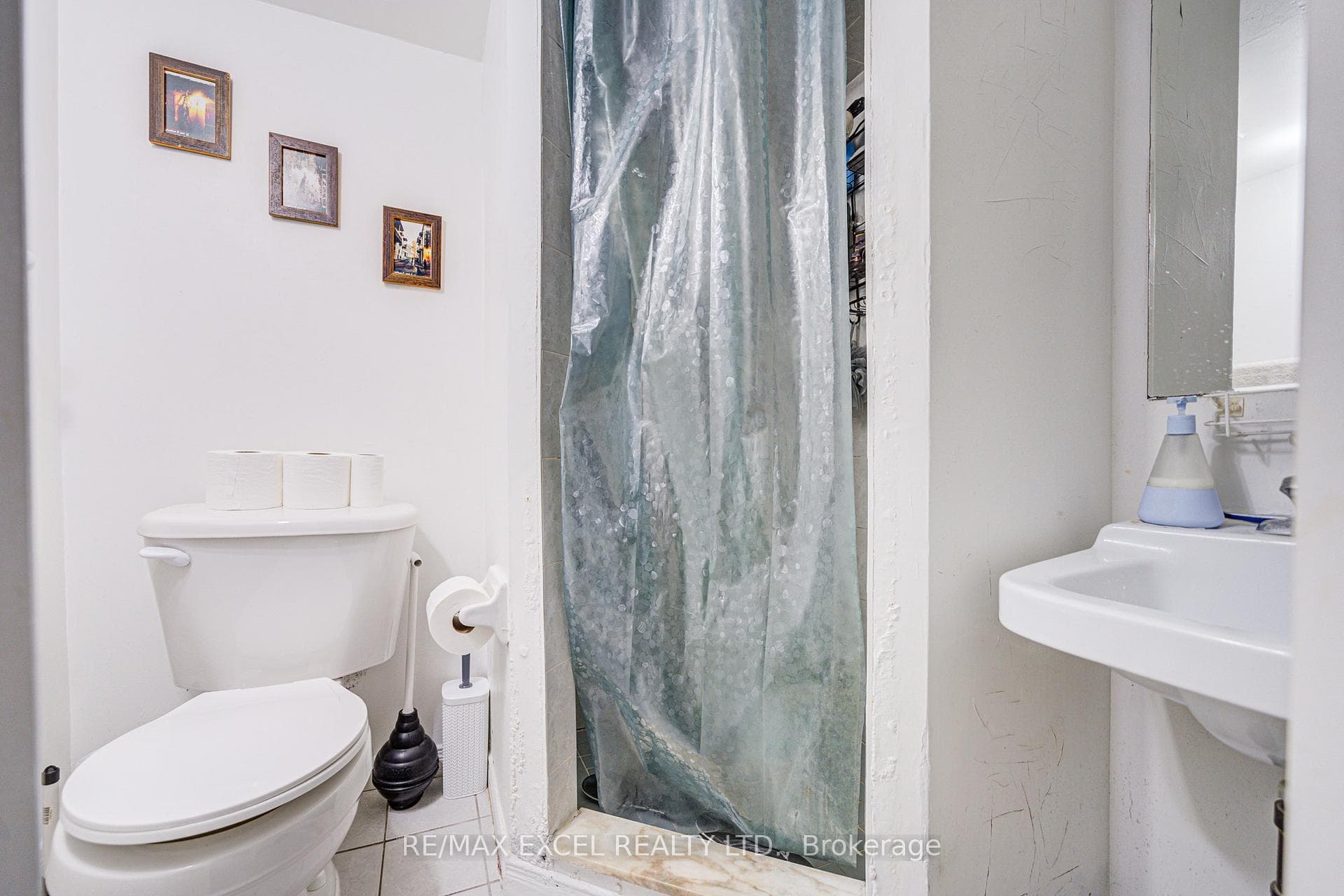 523 Delaware Avenue photo 36