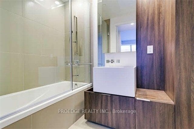 1 Bloor Street Unit 315 photo 7