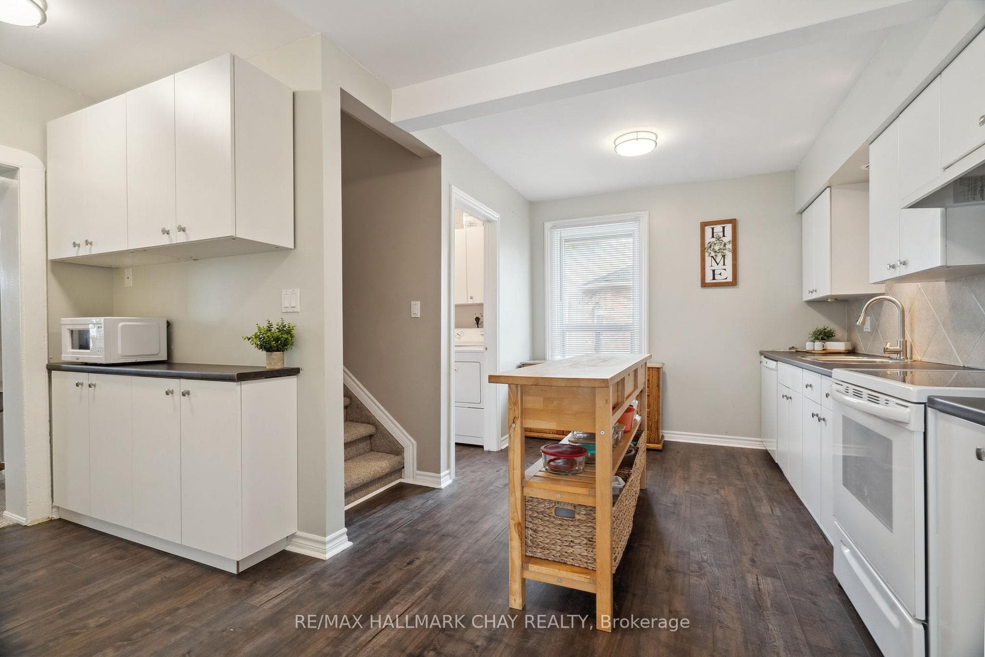 2088 Victoria Street photo 20