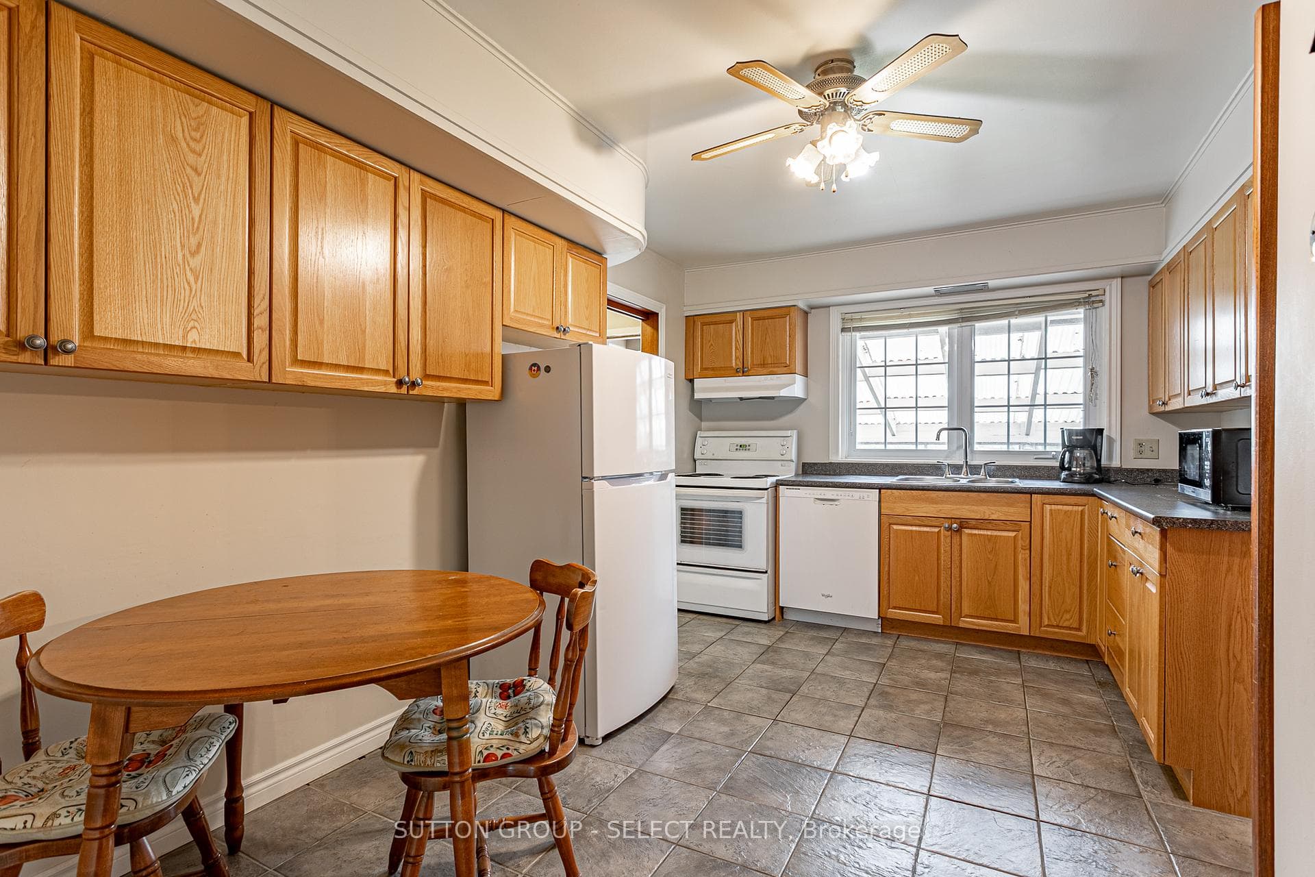 451 Ridout Street photo 10