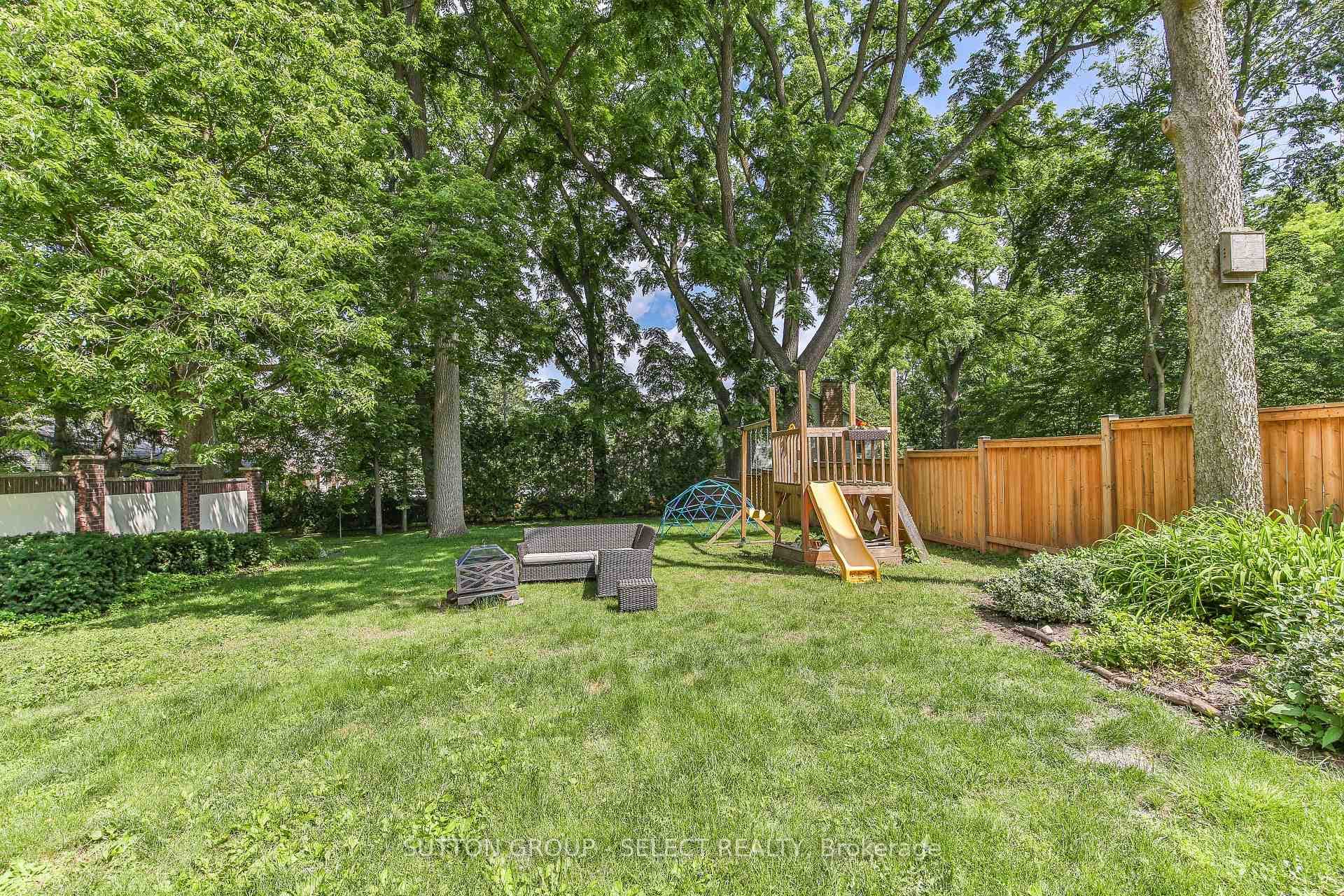 272 Huron Street photo 36