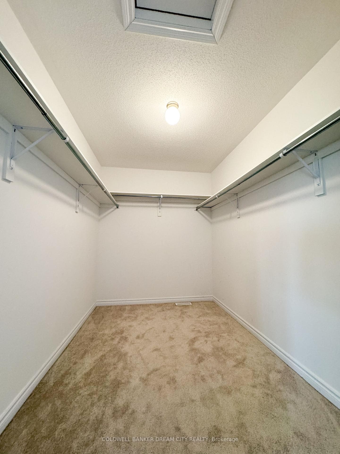 105 Elm Street photo 19