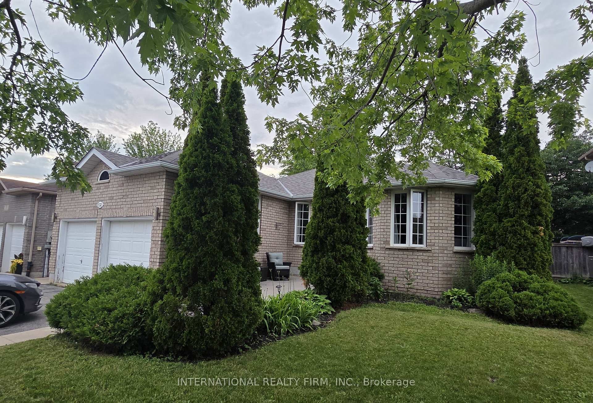 132 Esther Drive photo 2