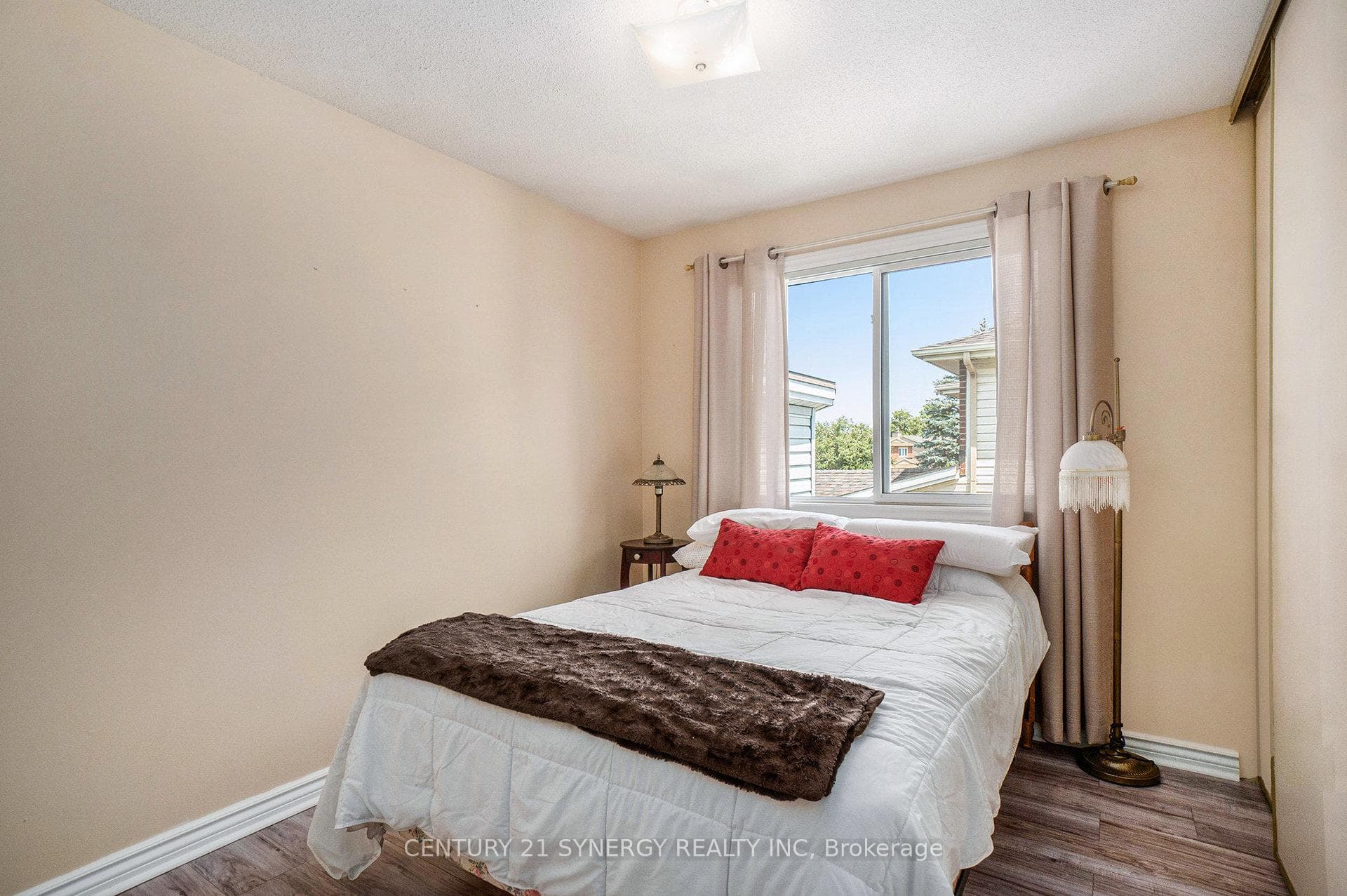 488 Harrowsmith Way photo 23