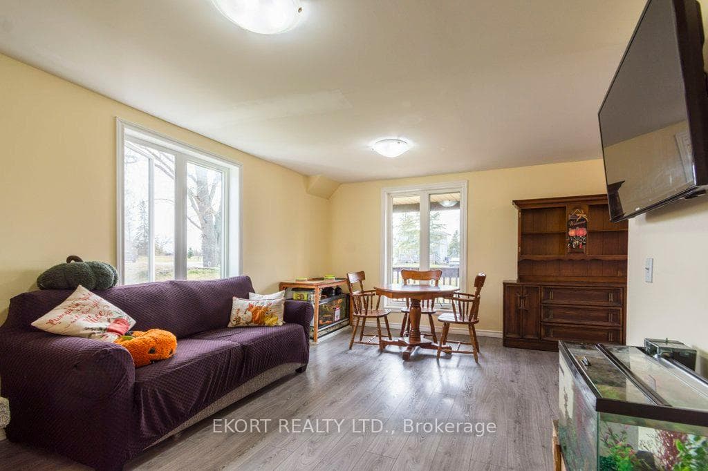 Living to Dining Area