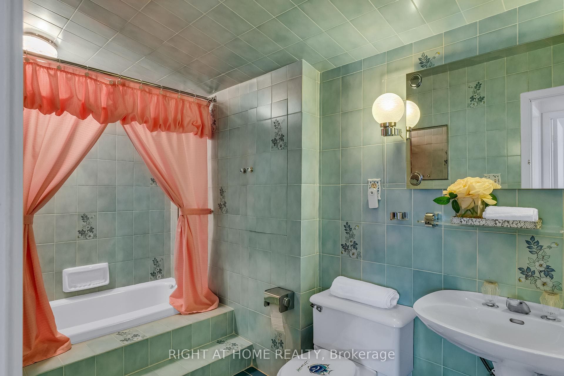 11 Enclave Mews photo 6