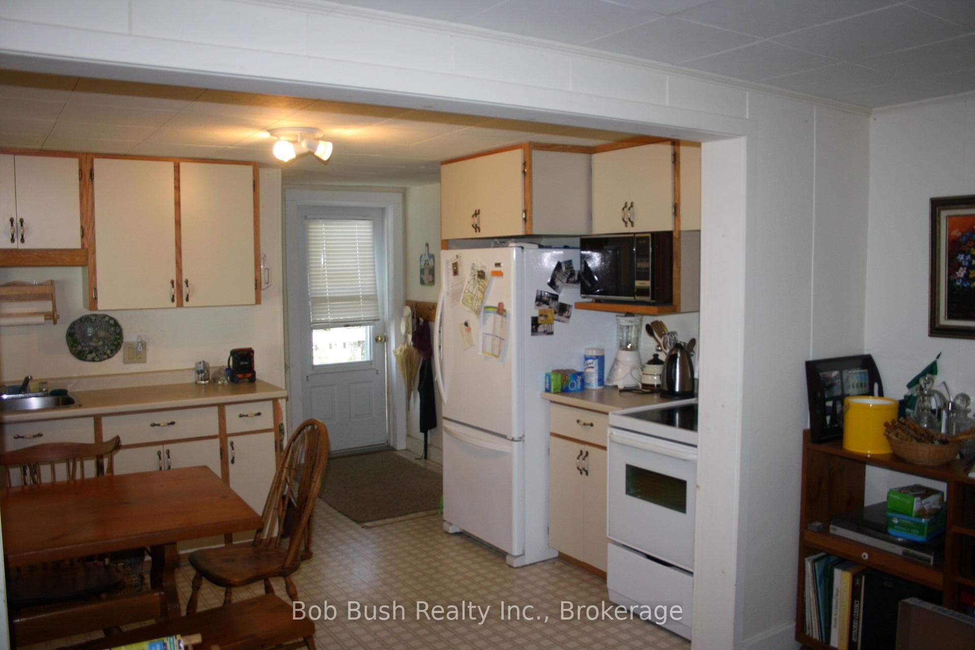 174A Lansdowne (Cedar Pt Street photo 10