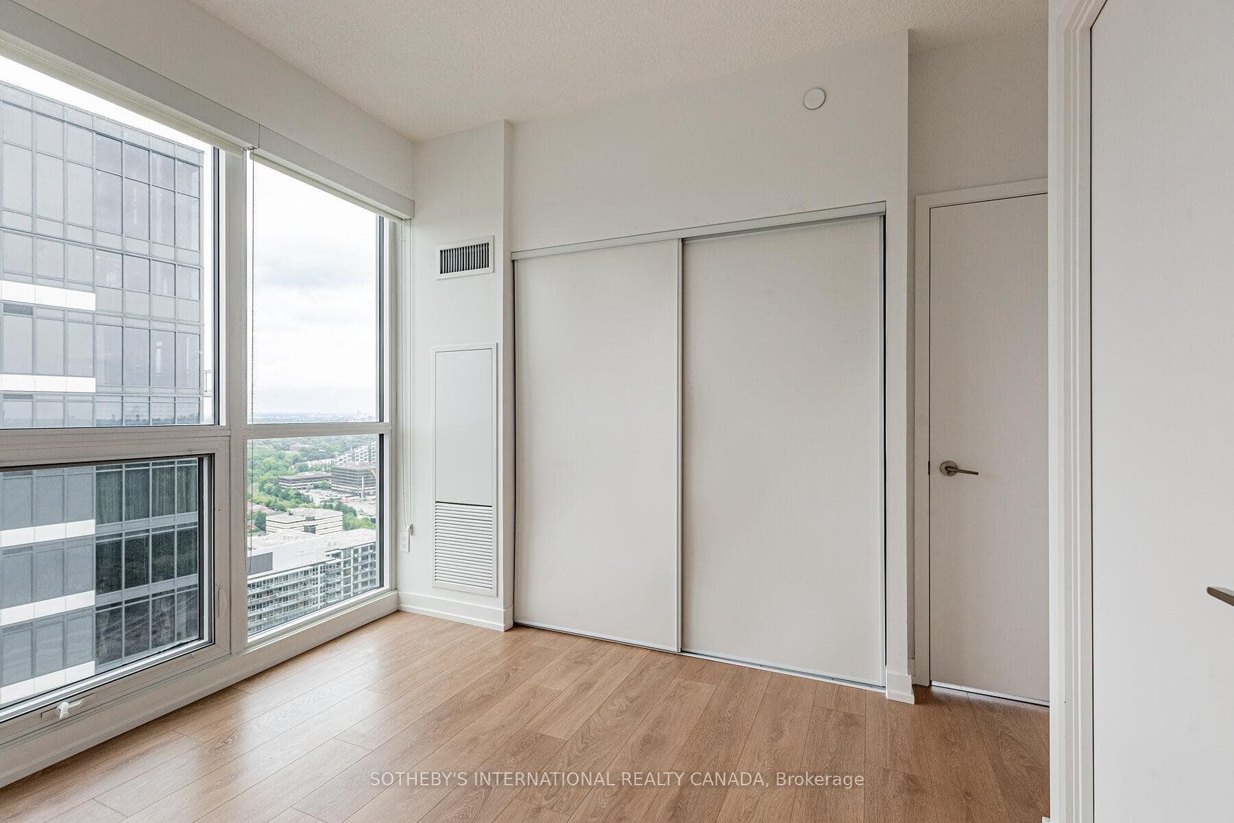 117 McMahon Drive Unit 3109 photo 18