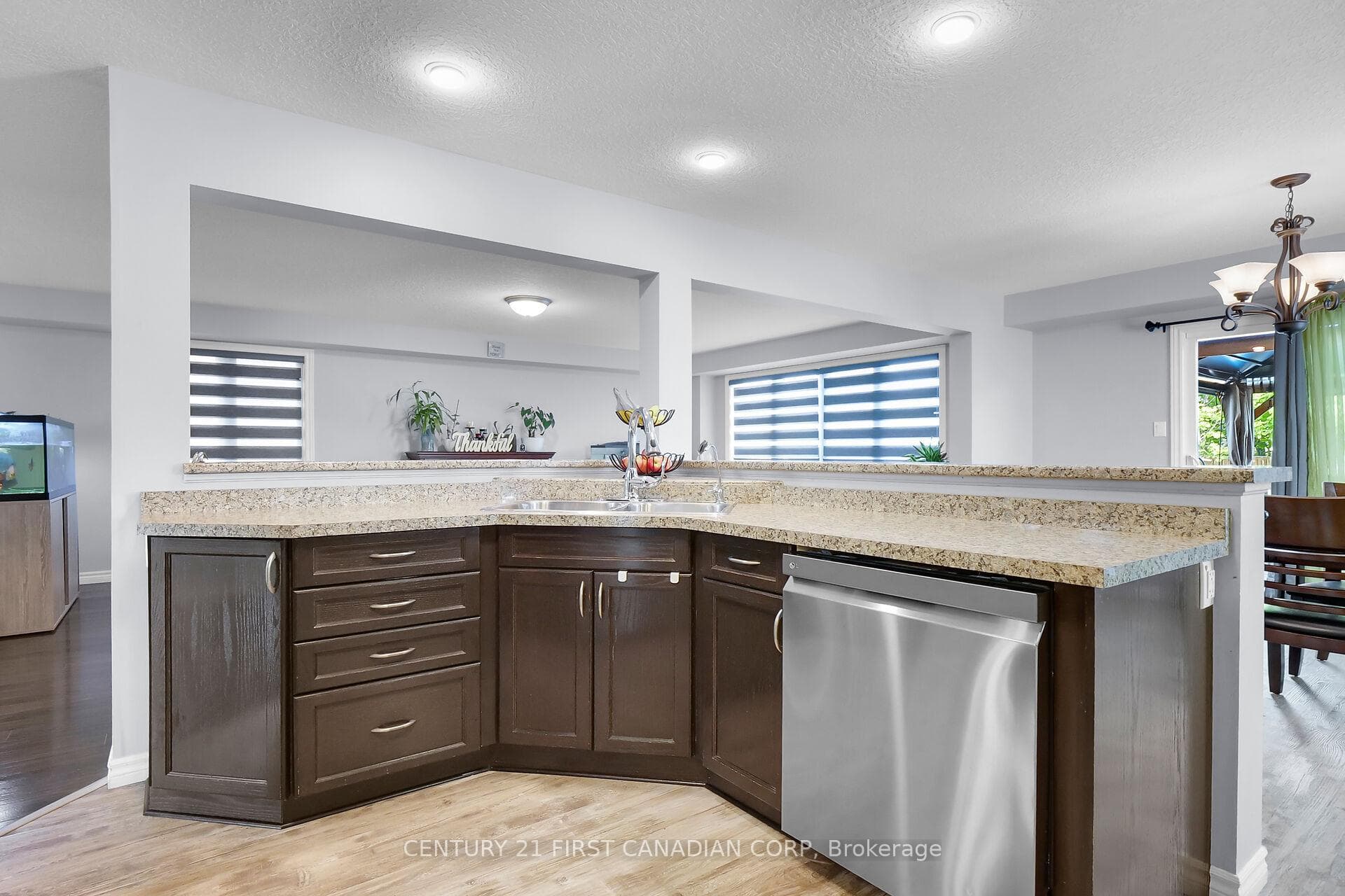 974 Grenfell Drive photo 10