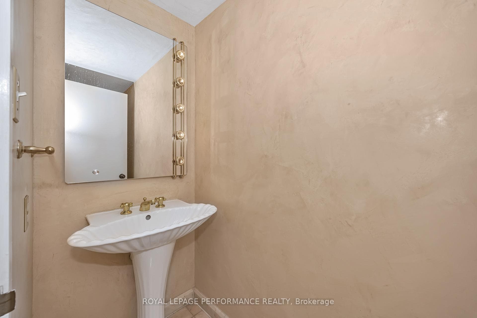 40 Boteler Street Unit 1204 photo 24