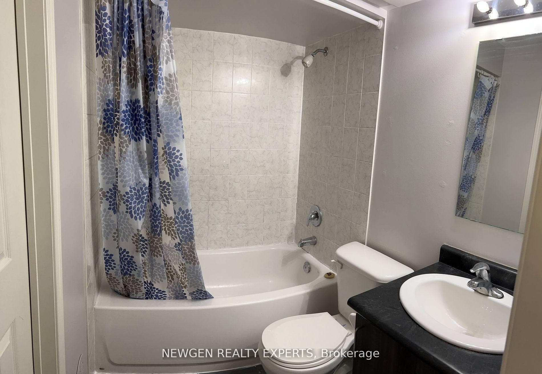 393 Beechgrove Drive Unit 73 photo 13