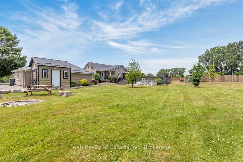 2450 59 Highway photo 15