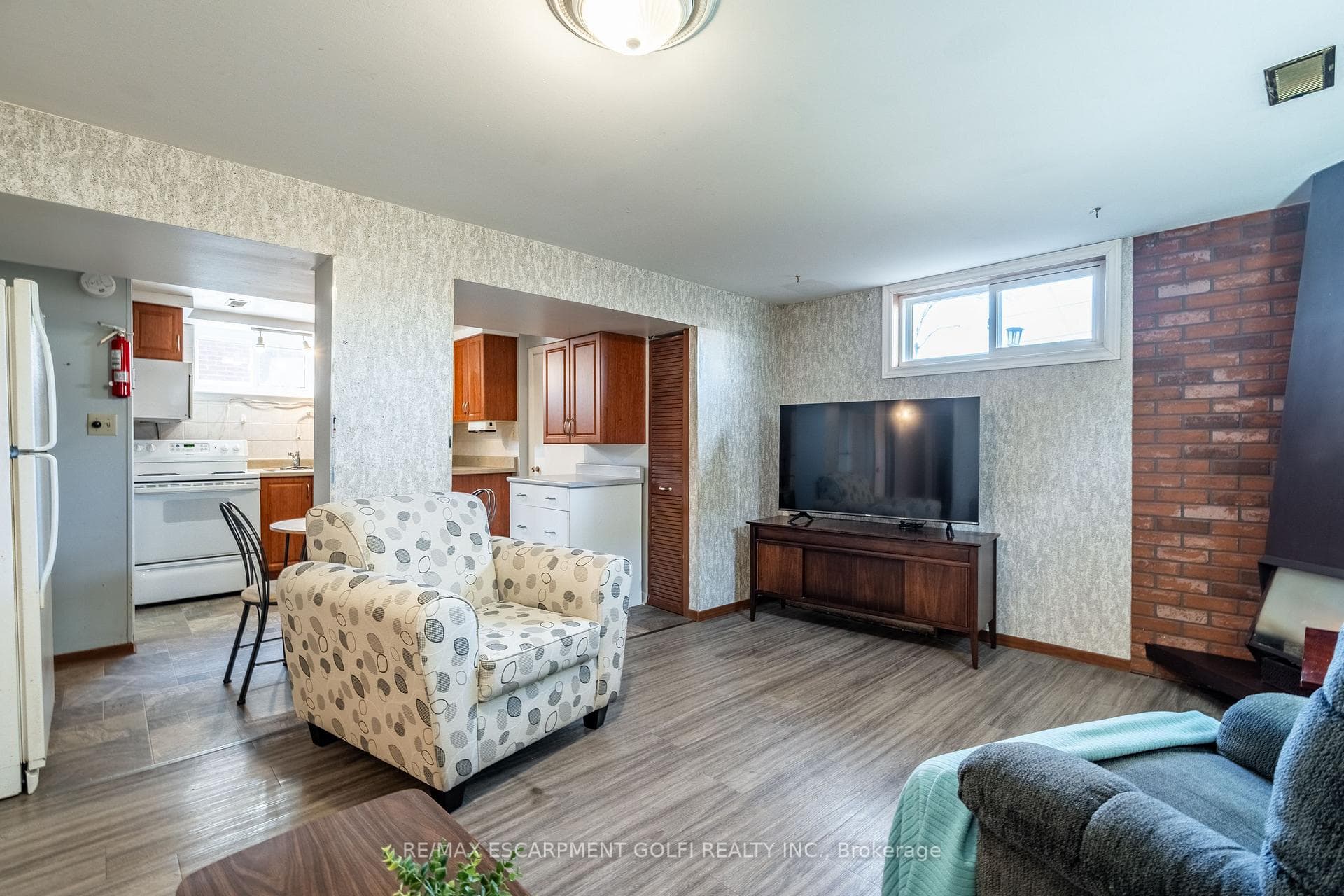 409 Upper Wentworth Street photo 28