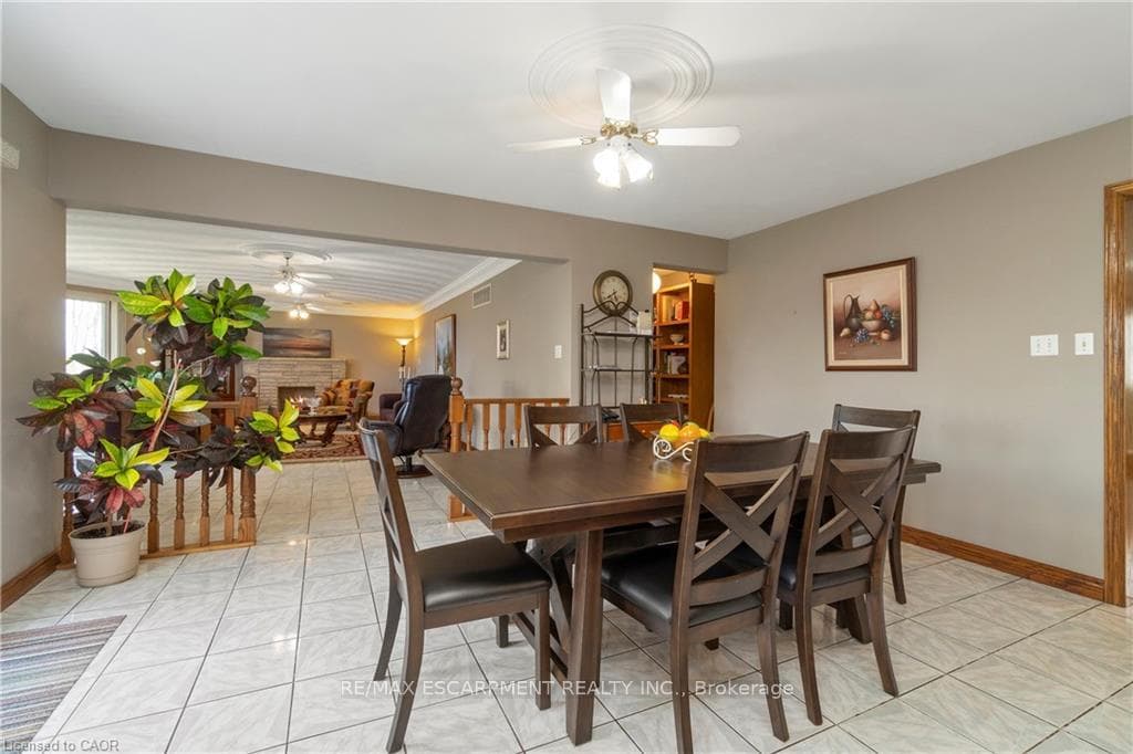 266 Sumach Drive photo 13