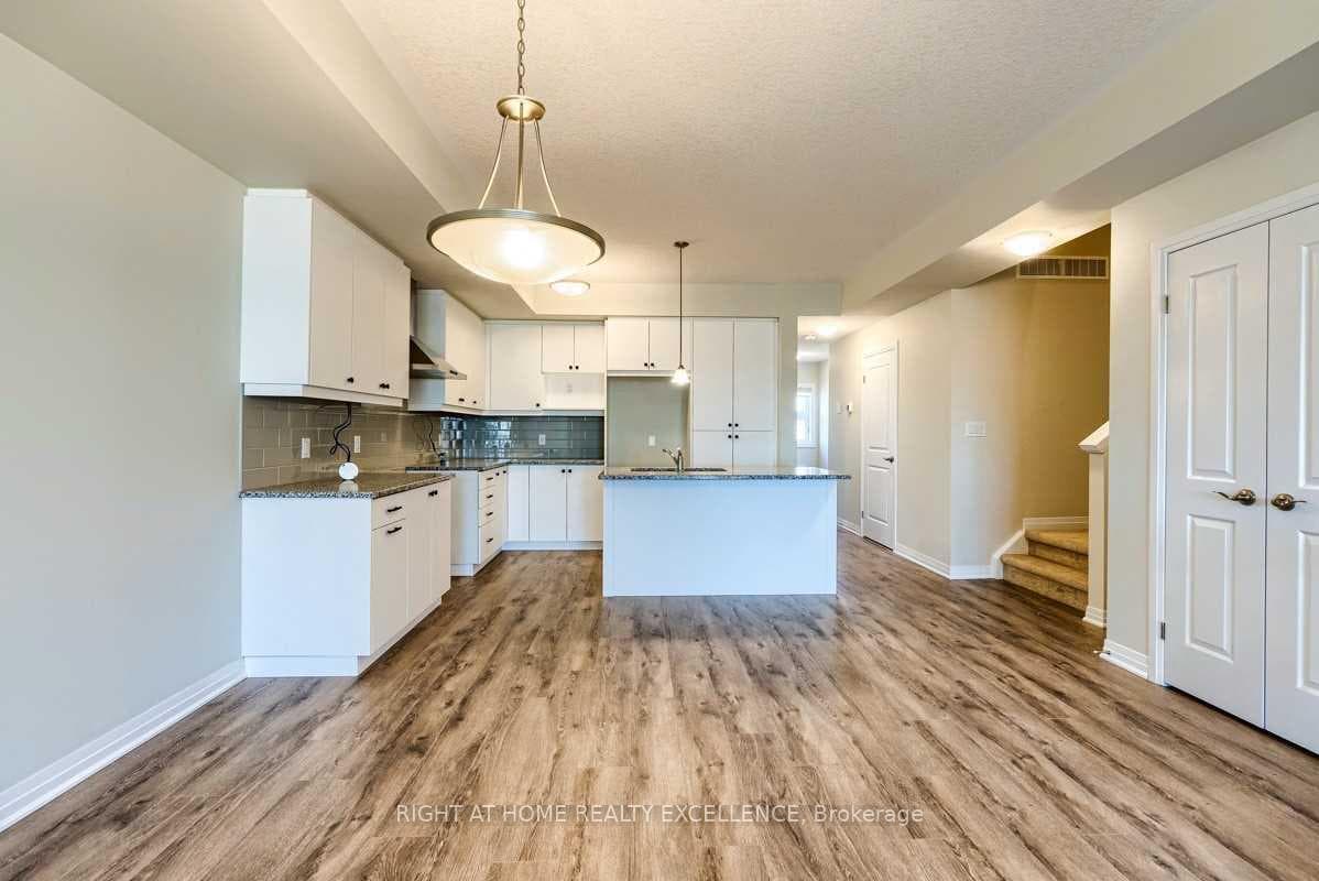 124 Seabrook Drive Unit 8 photo 6