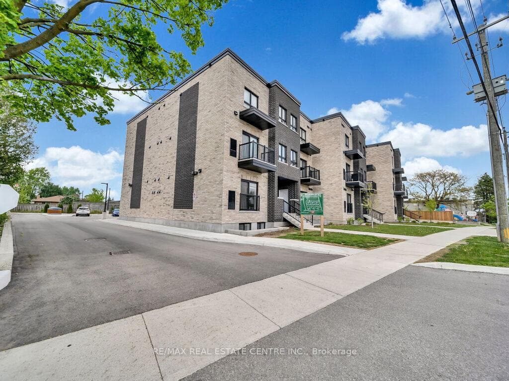 600 Victoria Street Unit 16 photo 2
