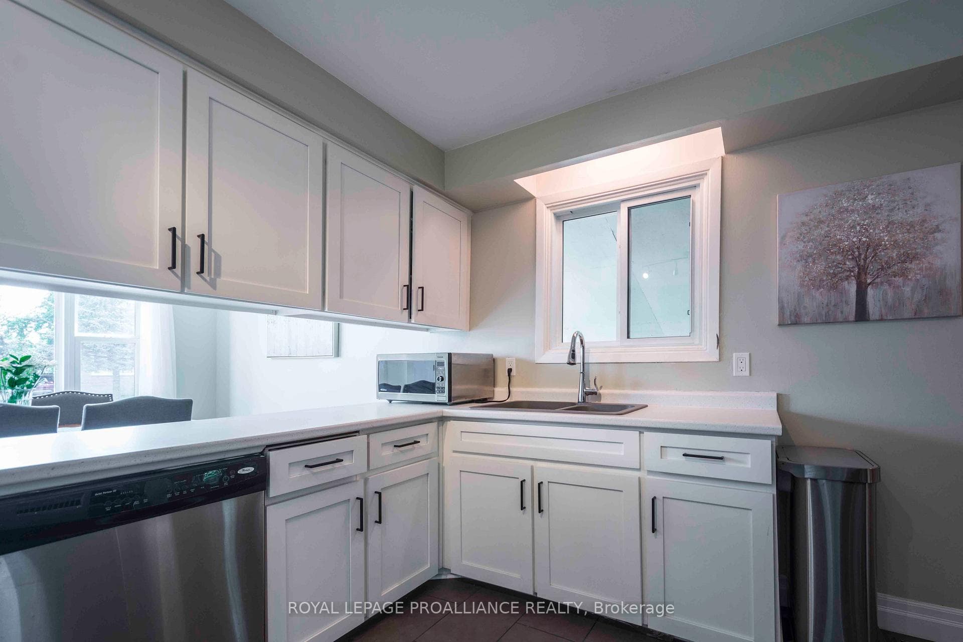 222 Sidney Street photo 8