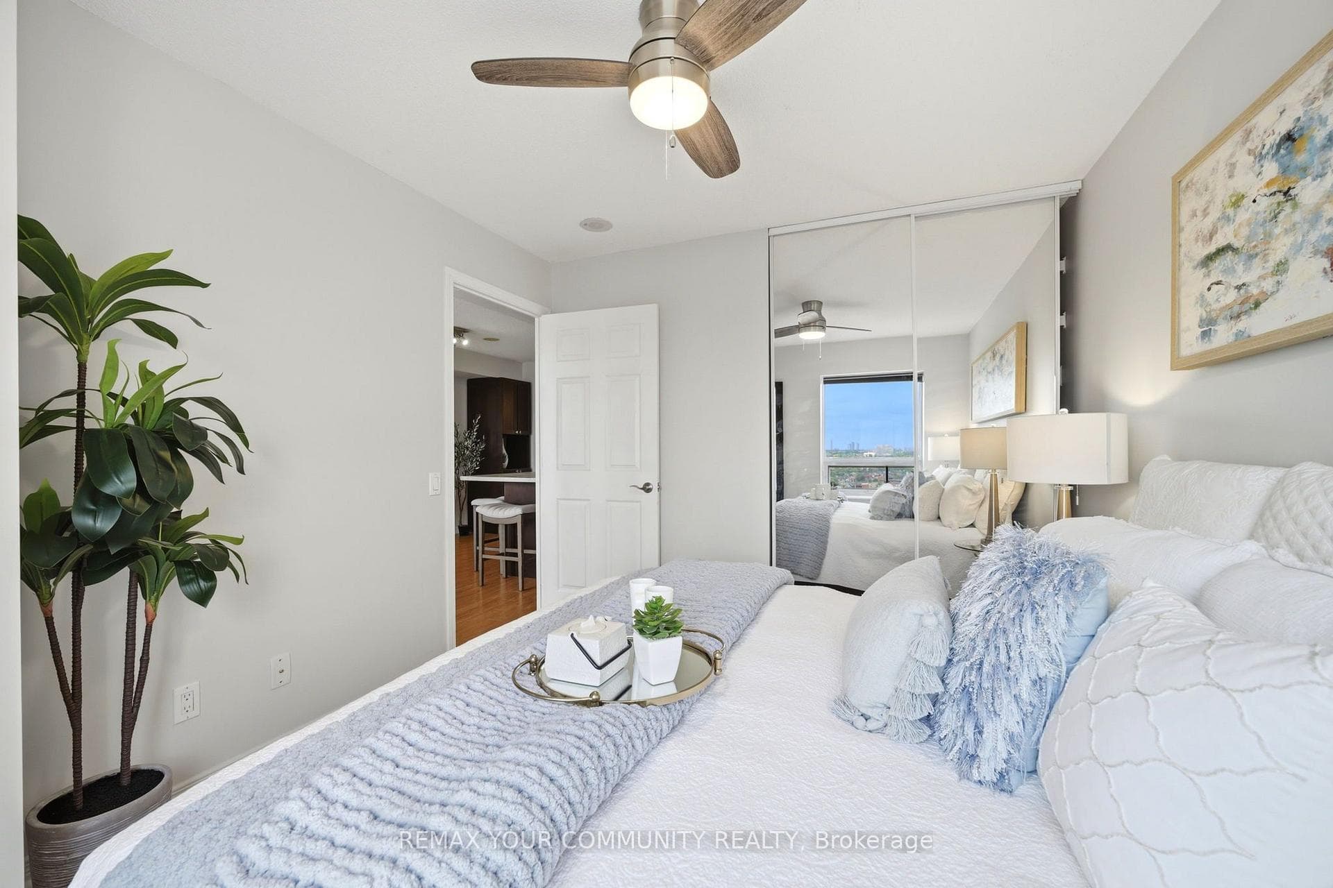 60 Heintzman Street Unit 2102 photo 7