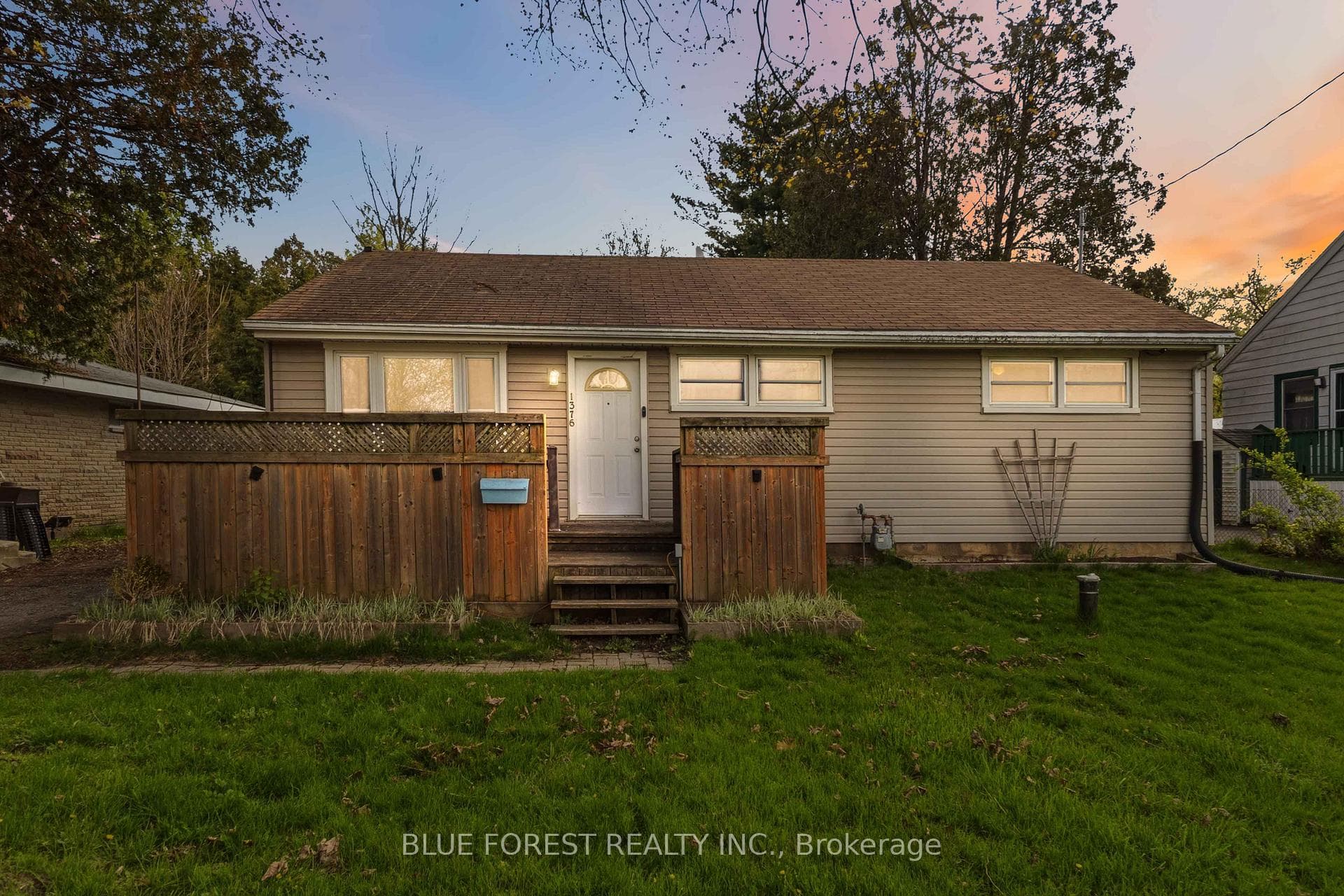 1376 Kostis Avenue photo 7