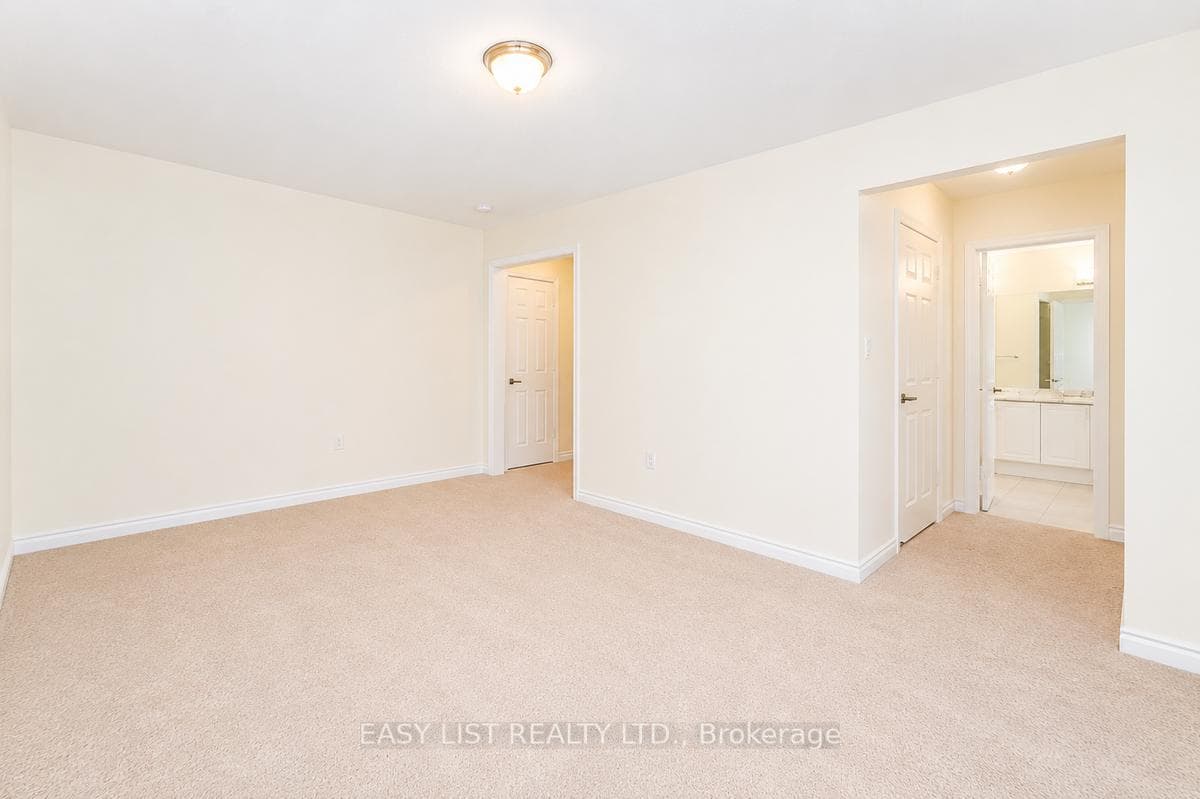 37 Royal Fern Crescent photo 23