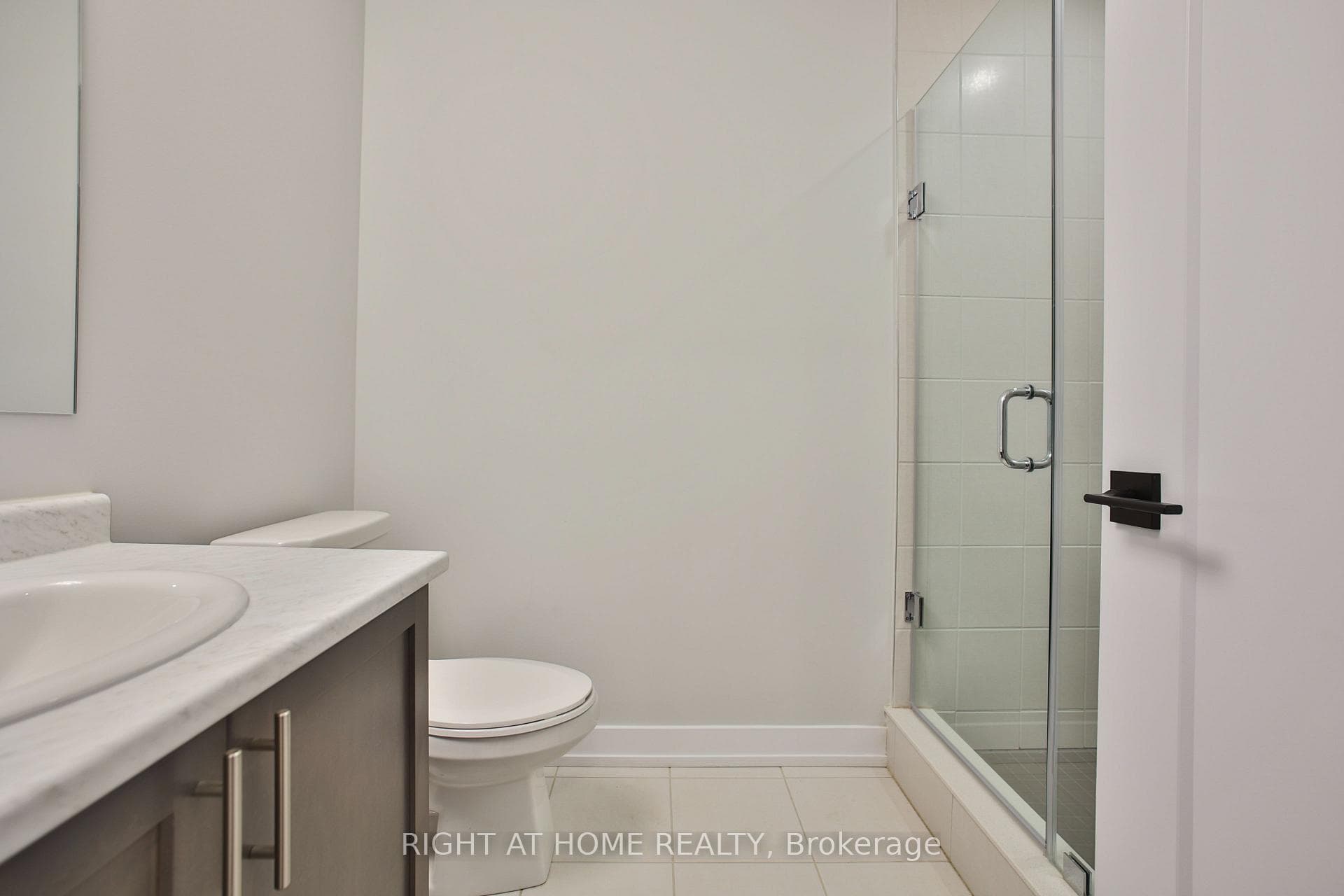 11 Guardhouse Crescent photo 31