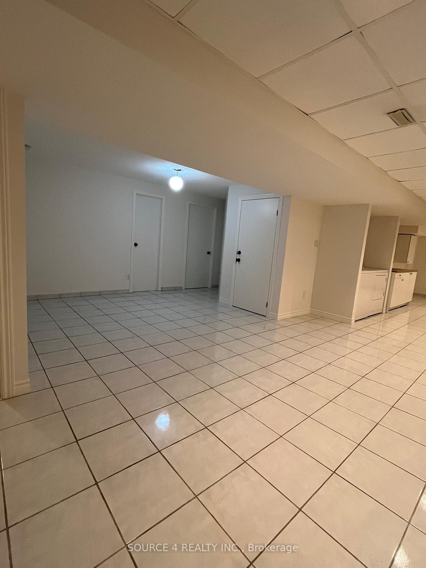 138 Venetian Crescent Unit Basement photo 5