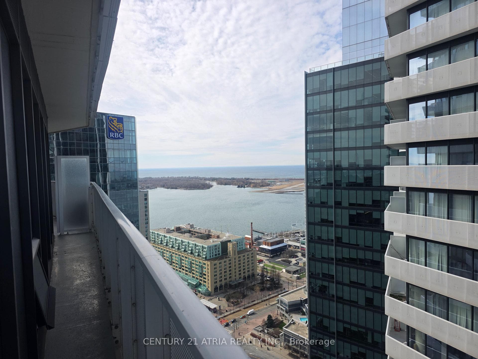 88 Harbour Street Unit 4002 photo 8