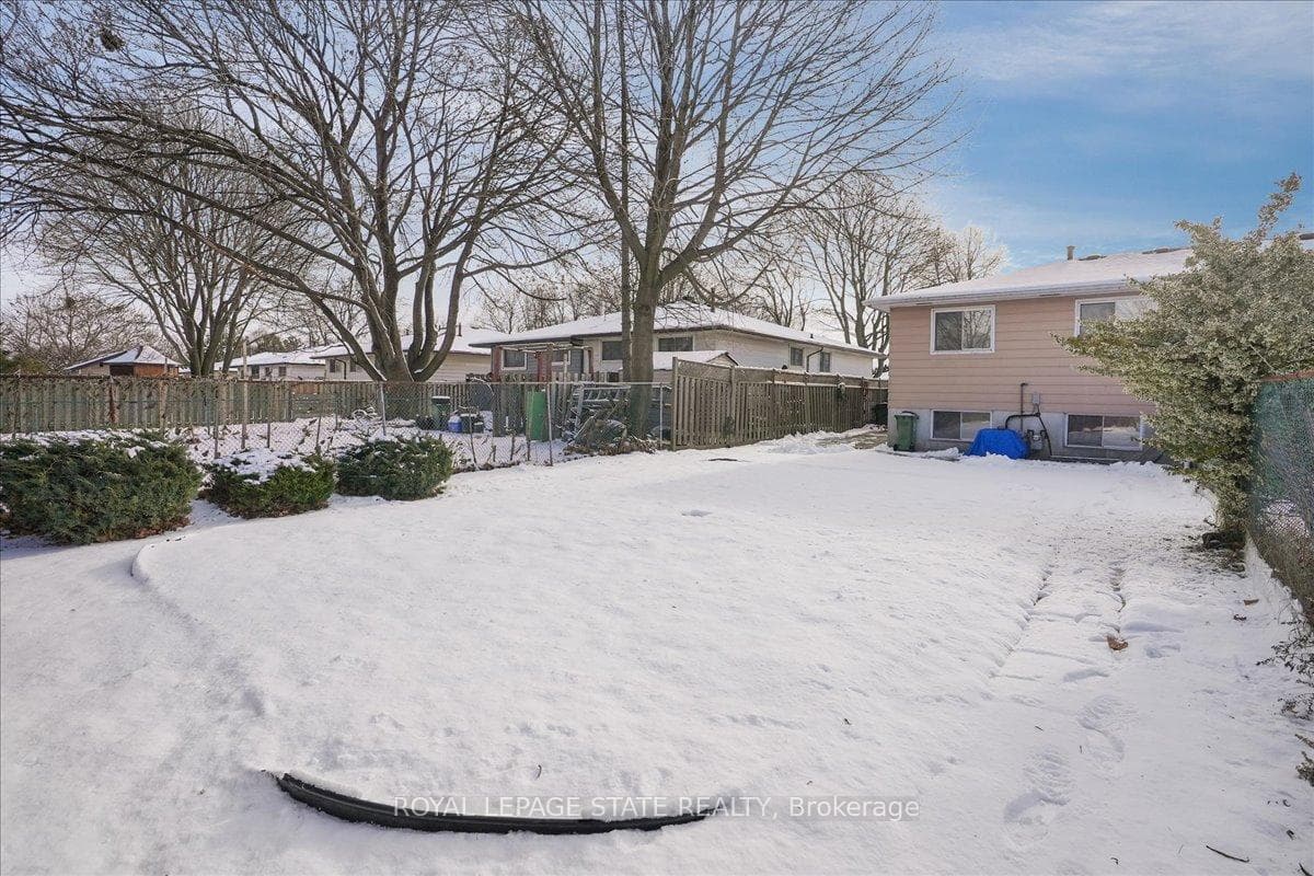77 Cranbrook Drive photo 32
