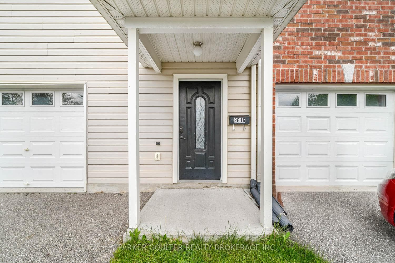 2616 Grand Tamarack Crescent photo 3