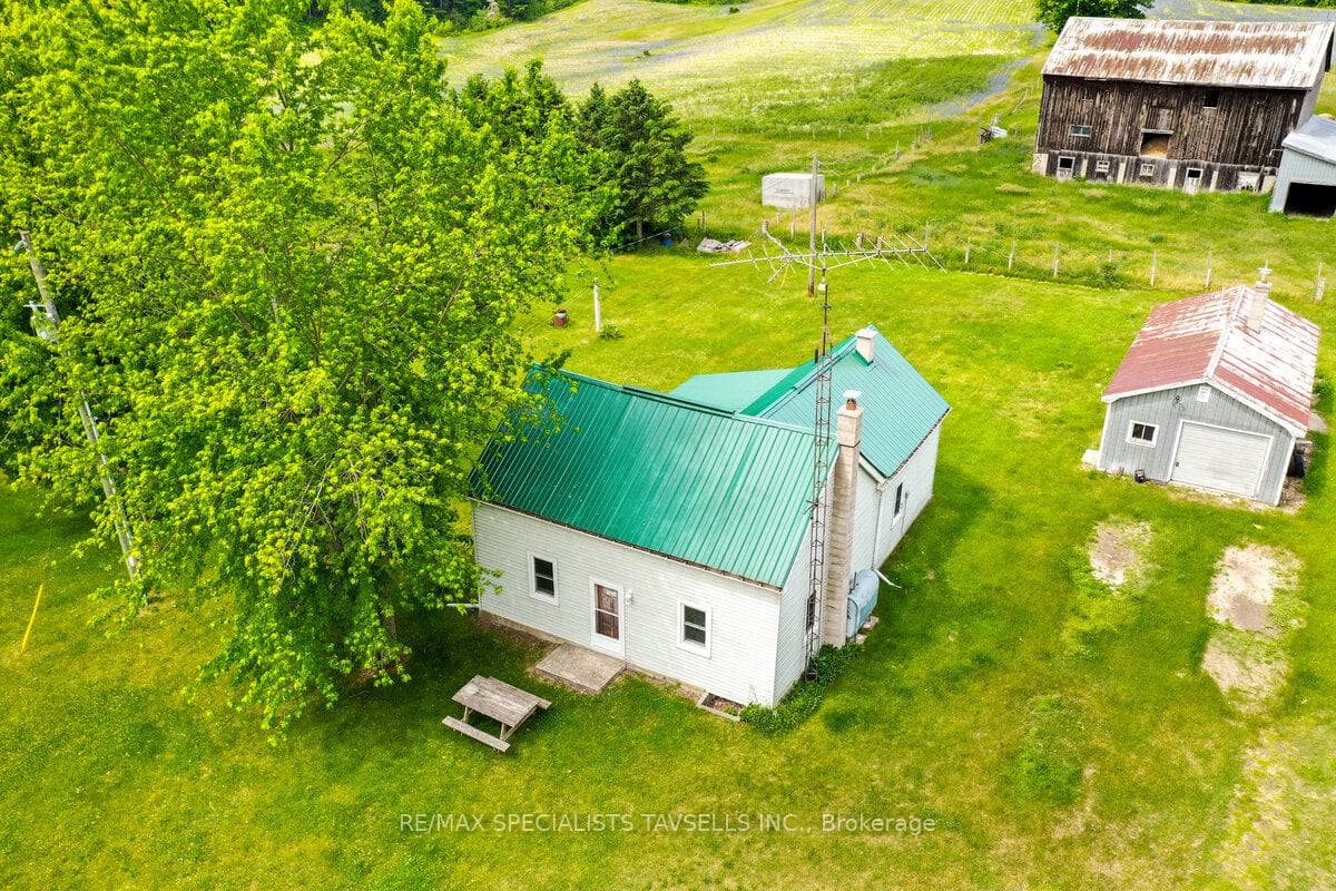 938198 Airport Road photo 6