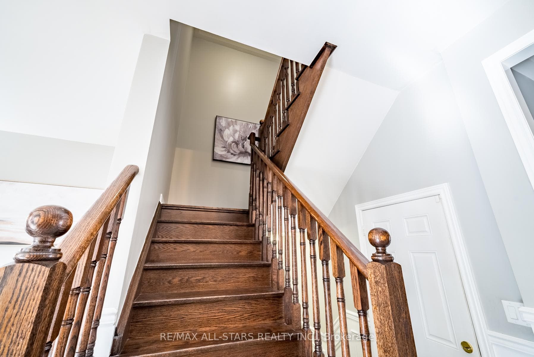 144 Durhamview Crescent photo 21