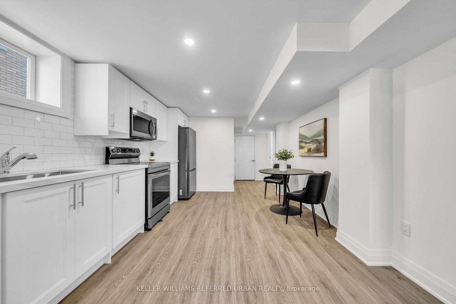 180 Glow Avenue Unit Lower photo 10