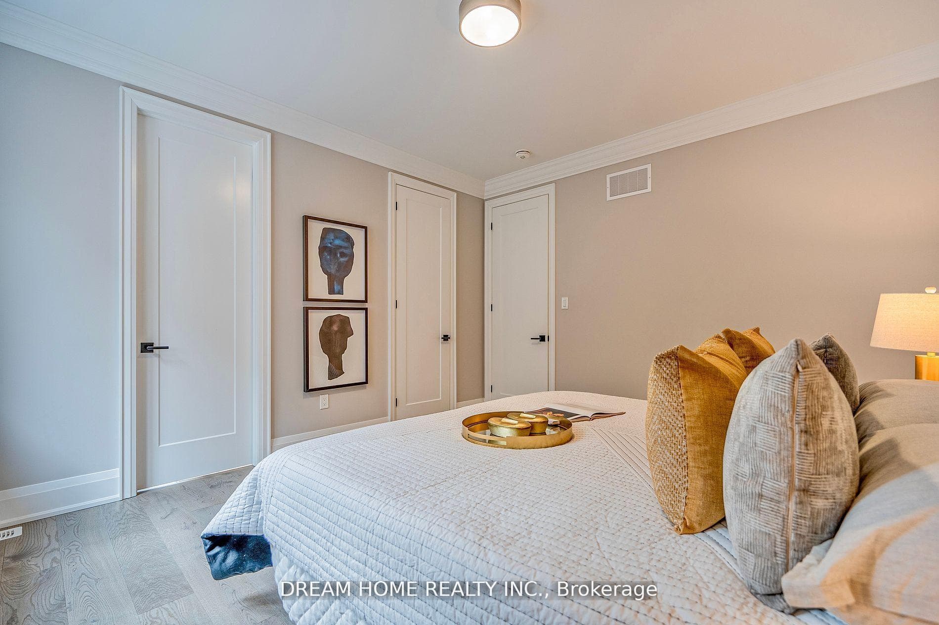 1420 Ford Strathy Crescent photo 26