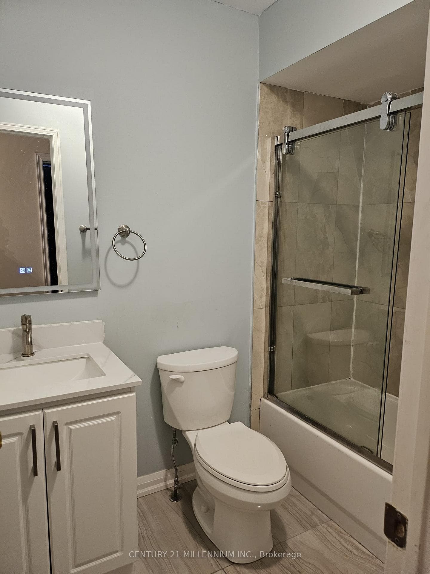 439 Jay Crescent photo 20