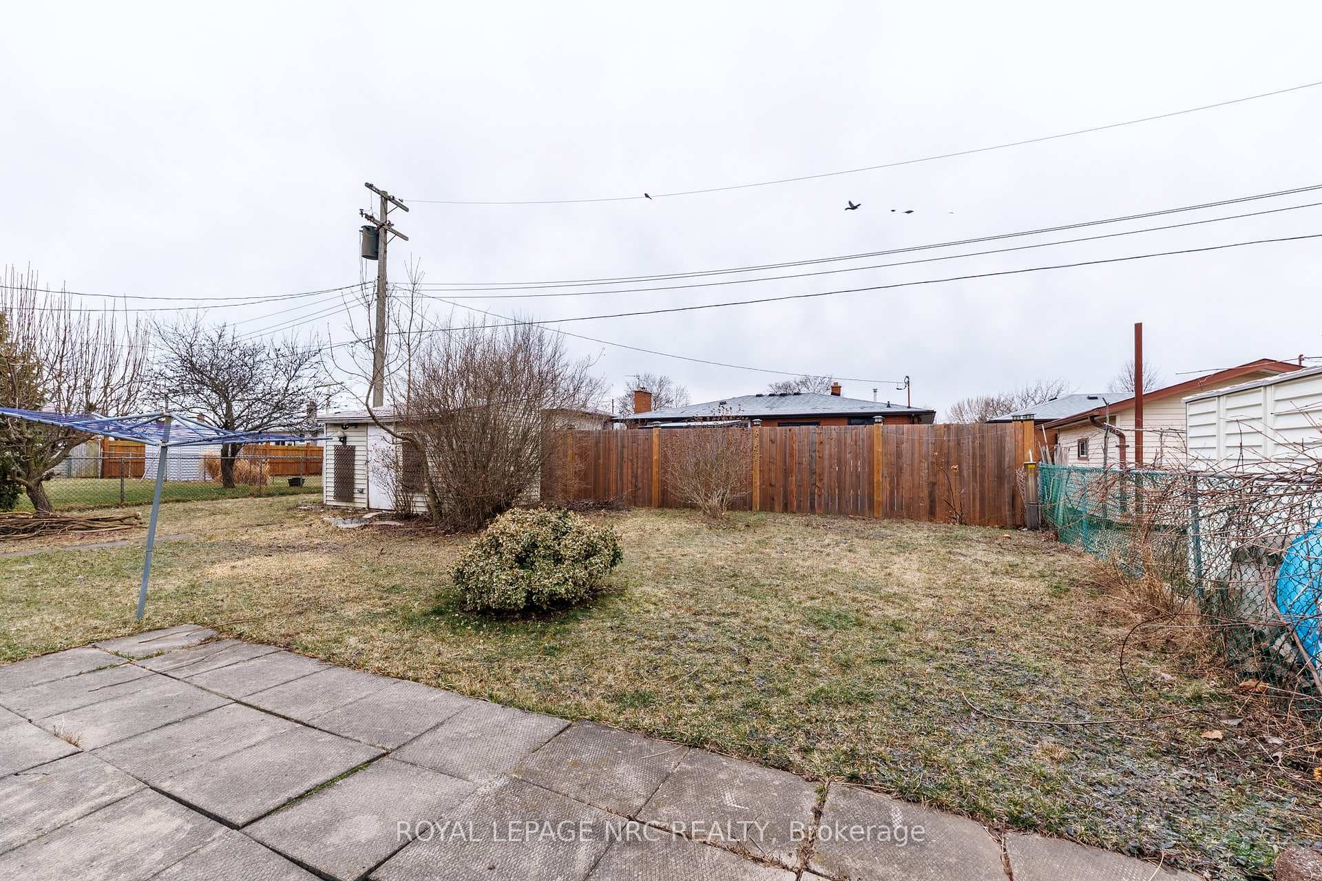33 Strathmore Crescent photo 6