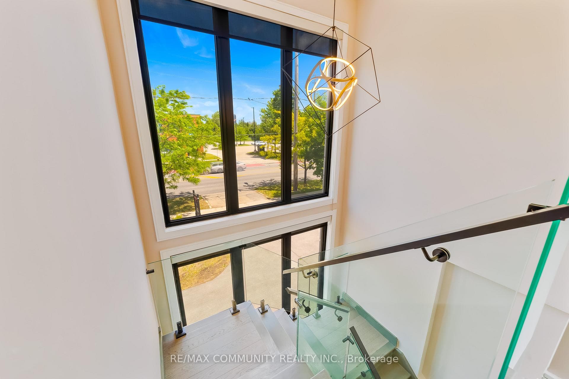 856 Kennedy Road photo 17