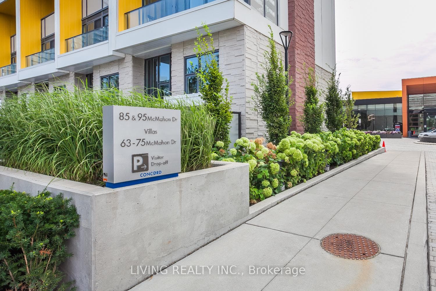 85 McMahon Drive Unit 2211 photo 22
