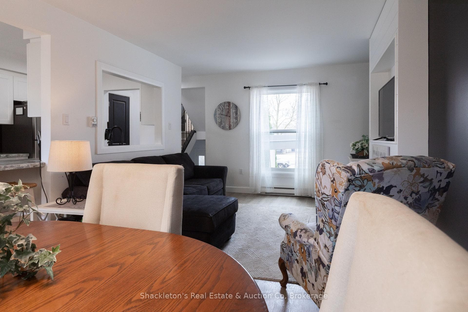 442 Glastonbury Drive photo 13